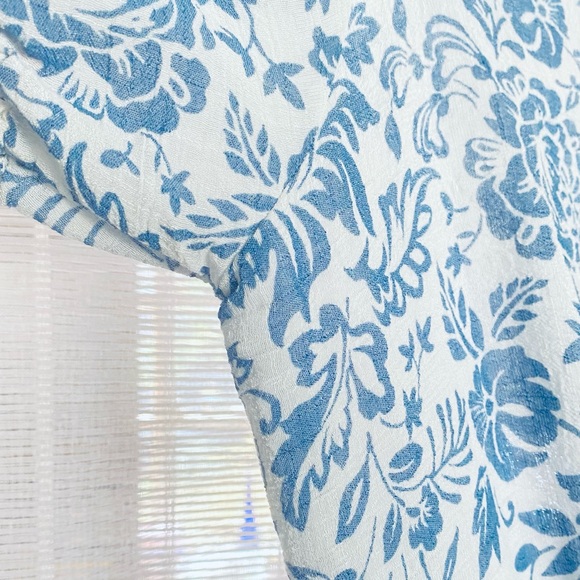 E & M - puff sleeve blouse - Picture 3 of 11